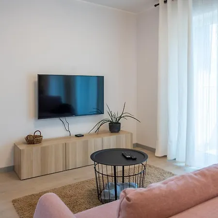 Apartamento Dream - Brand New With Balcony & Free Parking *