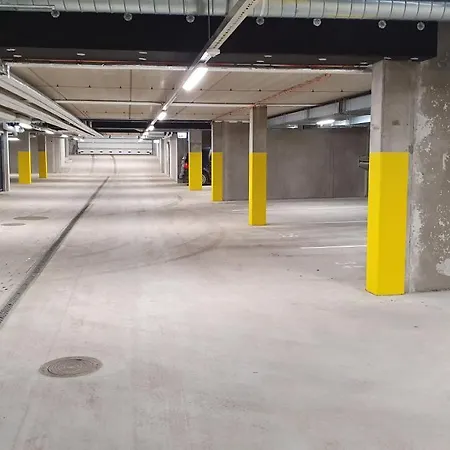 Lägenhet Dream - Brand New With Balcony & Free Parking