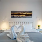 Dream - Brand New With Balcony & Free Parking شقة تالين