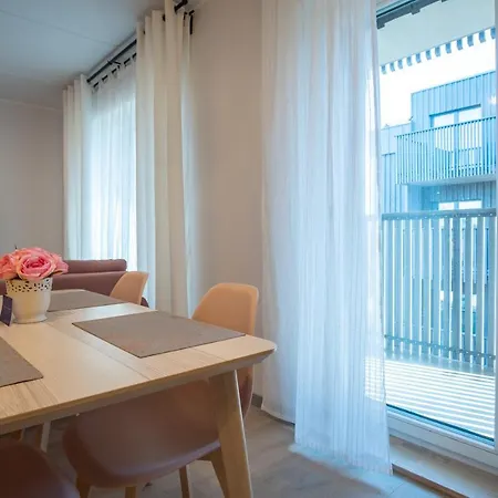 Dream - Brand New With Balcony & Free Parking شقة *