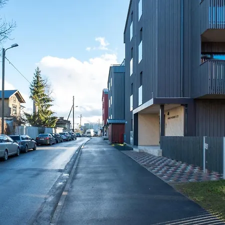 Dream - Brand New With Balcony & Free Parking *